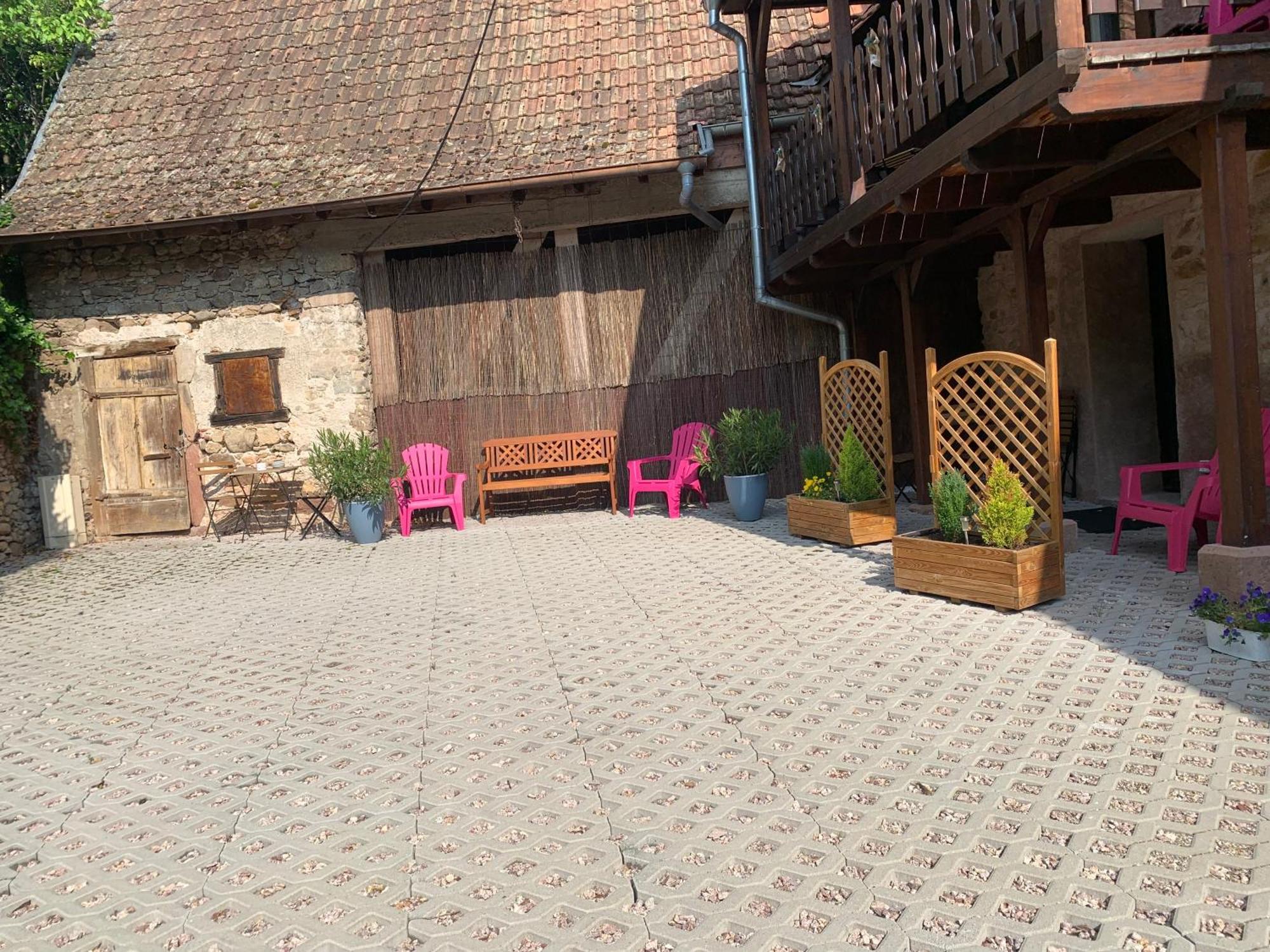 Le Clocher " Sous Les Combles" Parking Gratuit Beblenheim Exterior photo
